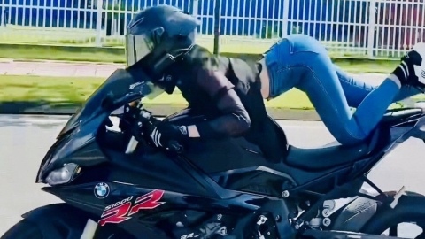 “Người nổi tiếng và trách nhiệm xã hội trên không gian mạng”