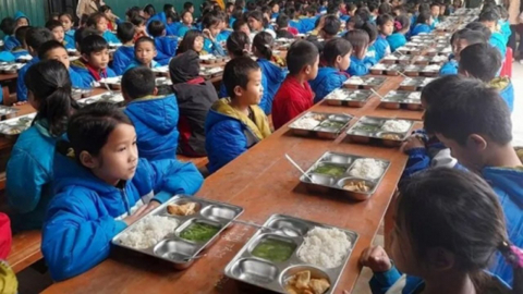 'Dự án nuôi em Nghệ An' chắp cánh ước mơ tới trường cho học sinh vùng khó