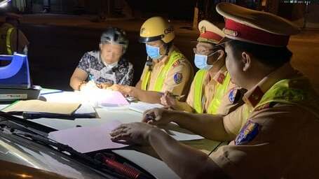 Quyết liệt xử lý vi phạm nồng độ cồn dịp cuối năm