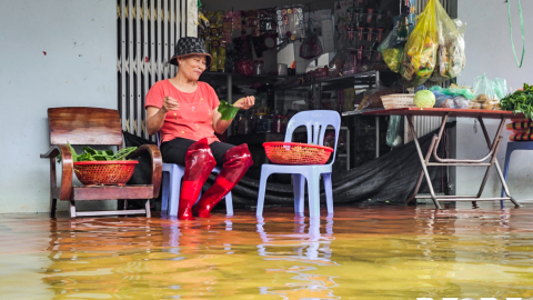 Hà Nội: Cuộc sống bất tiện của người dân vùng lụt