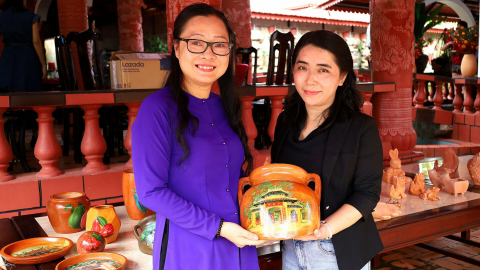 Khơi dậy tình yêu trên gốm đỏ