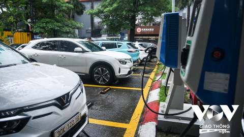 Chủ xe nói gì về đề xuất trợ giá điện cho trạm sạc?