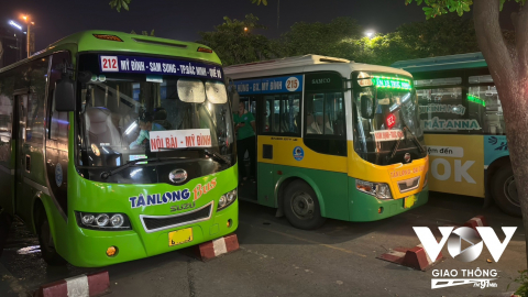 Quy định “Không được lái xe quá 48 giờ trong một tuần”, tài xế nói gì?