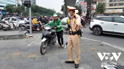 Hà Nội: Tập trung xử lý các vi phạm của xe ôm công nghệ