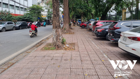 Hà Nội loay hoay
