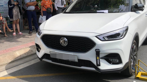 Ai được khóa bánh xe?