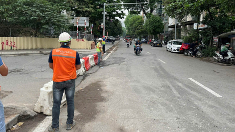 Hà Nội: Rào chắn và phân luồng phục vụ thi công ga ngầm S12