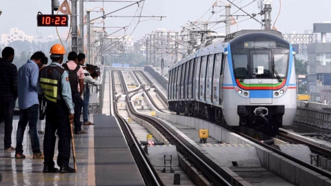 Sở hữu hệ thống metro dài thứ ba thế giới, người dân Ấn Độ vẫn “hờ hững” với metro
