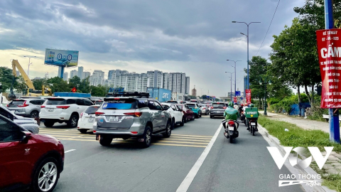 'Cấm 1 đường, kẹt 10 nẻo' tại khu vực nút giao An Phú
