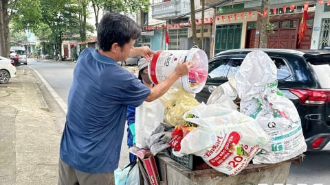 Bắt buộc phân loại rác tại nguồn: Sau 6 tháng đã làm đến đâu?
