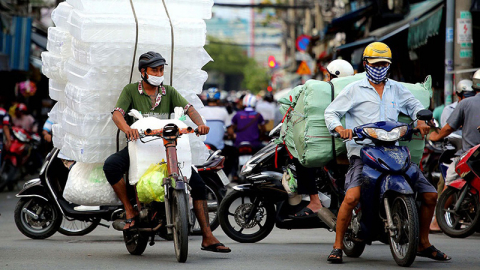Kiểm soát khí thải ô tô, xe máy, các đô thị nên làm gì?
