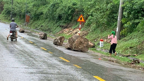 Sơn La cảnh báo nguy cơ sạt lở, đá lăn trên các tuyến đường sau mưa lớn
