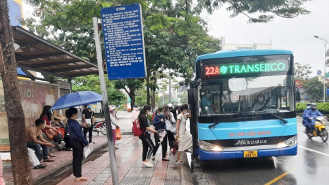 Hà Nội: Hành khách sử dụng xe buýt tăng mạnh