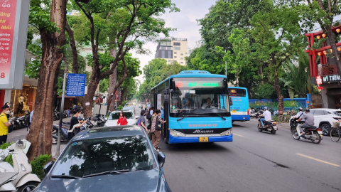 Xe buýt Hà Nội tiếp tục nâng cao chất lượng phương tiện: Xây dựng văn hóa phục vụ