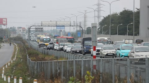 Ngày cuối nghỉ Tết: Giao thông căng thẳng cửa ngõ phía Nam Hà Nội