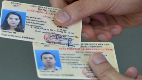 “Quên” mang GPLX: Xe máy bị phạt 300.000 đồng, ô tô bị phạt 400.00 đồng