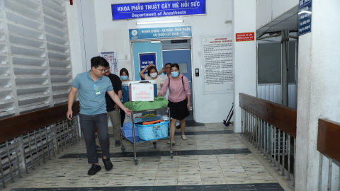 Người đàn ông chết não hiến tạng cứu 2 em bé và 5 người lớn