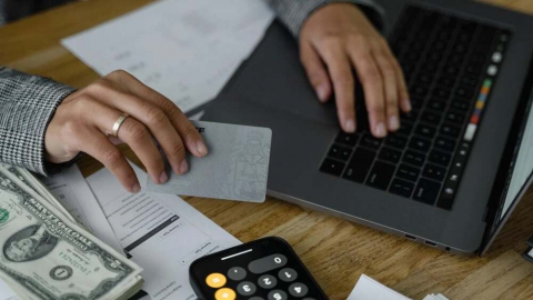 Xuất khẩu mừng - nhập khẩu lo khi giá USD tăng