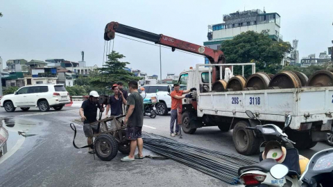 Chở sắt quá dài, đi vào đường cấm: Tài xế và chủ xe bị phạt hơn 40 triệu đồng