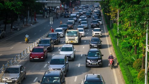 Ngày đầu đường Võ Chí Công phân làn chính thức: Xe máy cố tình sai làn
