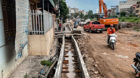 Hà Nội: Hàng trăm nhà dân “lọt thỏm” giữa công trường thi công đường Ngô Quyền