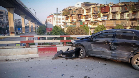 Va chạm liên hoàn trên cầu vượt Vọng, khiến 1 người thiệt mạng