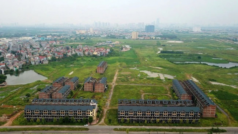 “Sốt” đất, không thể cứ mãi “cắt cơn”