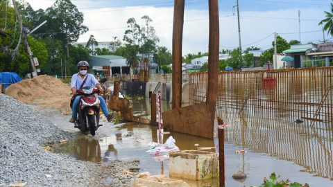 Vì sao kè chống ngập trăm tỉ ở Cần Thơ… mãi chờ?