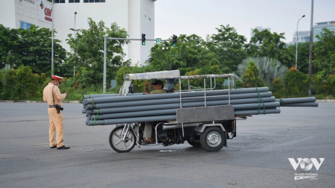 Để xe ba gác không còn “náo loạn” đường phố