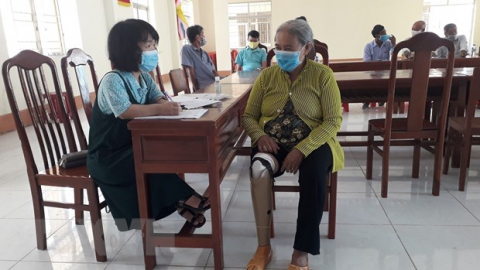 Cô gái “tí hon” tỏa sáng nghị lực Việt