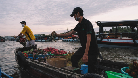 Đời thương hồ gạo chợ nước sông