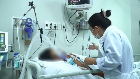 Hai anh em ngộ độc Botulinum vẫn liệt cơ, diễn tiến xấu