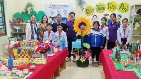 Khi các sản phẩm sáng tạo từ rác nhựa lên… sàn