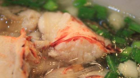 Miến cua bể nước
