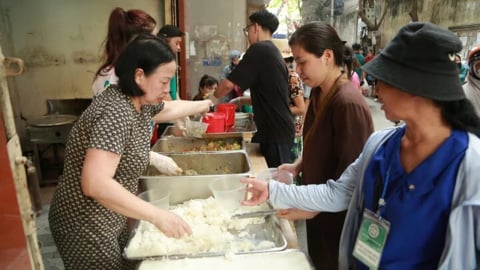 Nhà ăn 0 đồng Bạch Mai