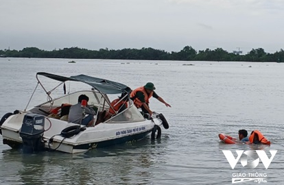 Lật thuyền máy trên sông Đồng Nai, một người mất tích