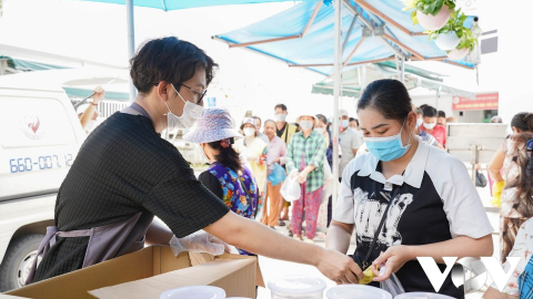 Bếp yêu thương, nơi trao trọn nghĩa tình