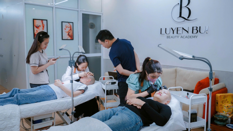 Những nét vẽ giúp nữ bệnh nhân K lạc quan, vượt qua bệnh tật