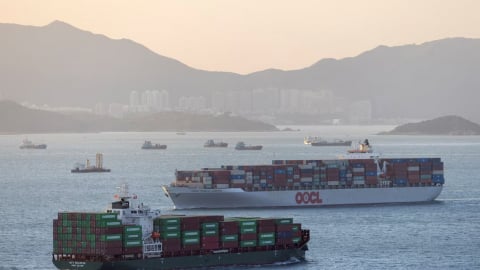 Doanh nghiệp vận tải rút khỏi Hong Kong vì sợ căng thẳng thương mại