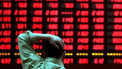 Chứng khoán liên tục lao dốc, nhà đầu tư cần làm gì?