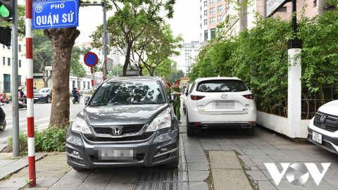 Xử lý nghiêm điểm trông giữ xe tự phát trên phố Hai Bà Trưng sau phản ánh của VOV Giao thông