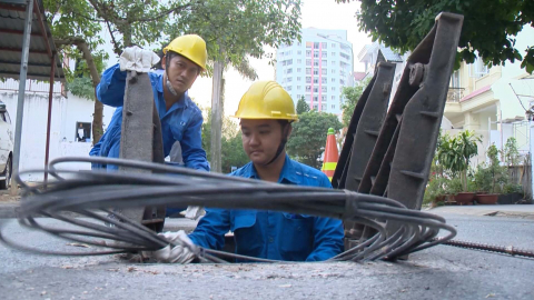 Dọn “mạng nhện” trên phố, làm sao để không còn cảnh “nay đào, mai lấp”?