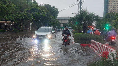 Hà Nội: Nguy cơ ô nhiễm từ ngập úng