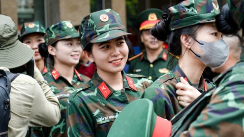Đoàn tàu đặc biệt đưa cán bộ, chiến sĩ về Thủ đô tập luyện diễu binh