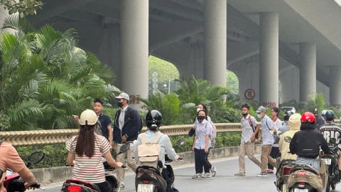 Đường Phạm Văn Đồng: Sang đường sai quy định, tiện ích hay đánh đổi sinh mạng?