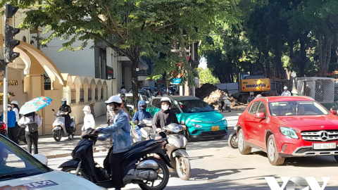 Giao thông ngày đầu tuần ra sao, sau khi rào chắn, thi công dự án chống ngập?