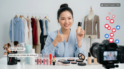 Livestream bán hàng, hết thời “mạnh ai nấy làm”?