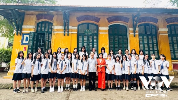 Gặp gỡ thi ca – Học sinh chuyên văn trò chuyện cùng nhà thơ