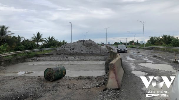 Tuyến Lộ tẻ - Rạch Sỏi thi công thiếu an toàn, người dân lo trễ hẹn