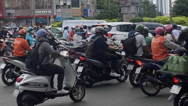 Xây cầu vượt có “giải cứu” được kẹt xe tại ngã 7 Điện Biên Phủ